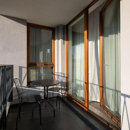 Nexthome Boutique Apartments - Klimatyzacja - Air Conditioning - New Warsaw Ngoại thất bức ảnh